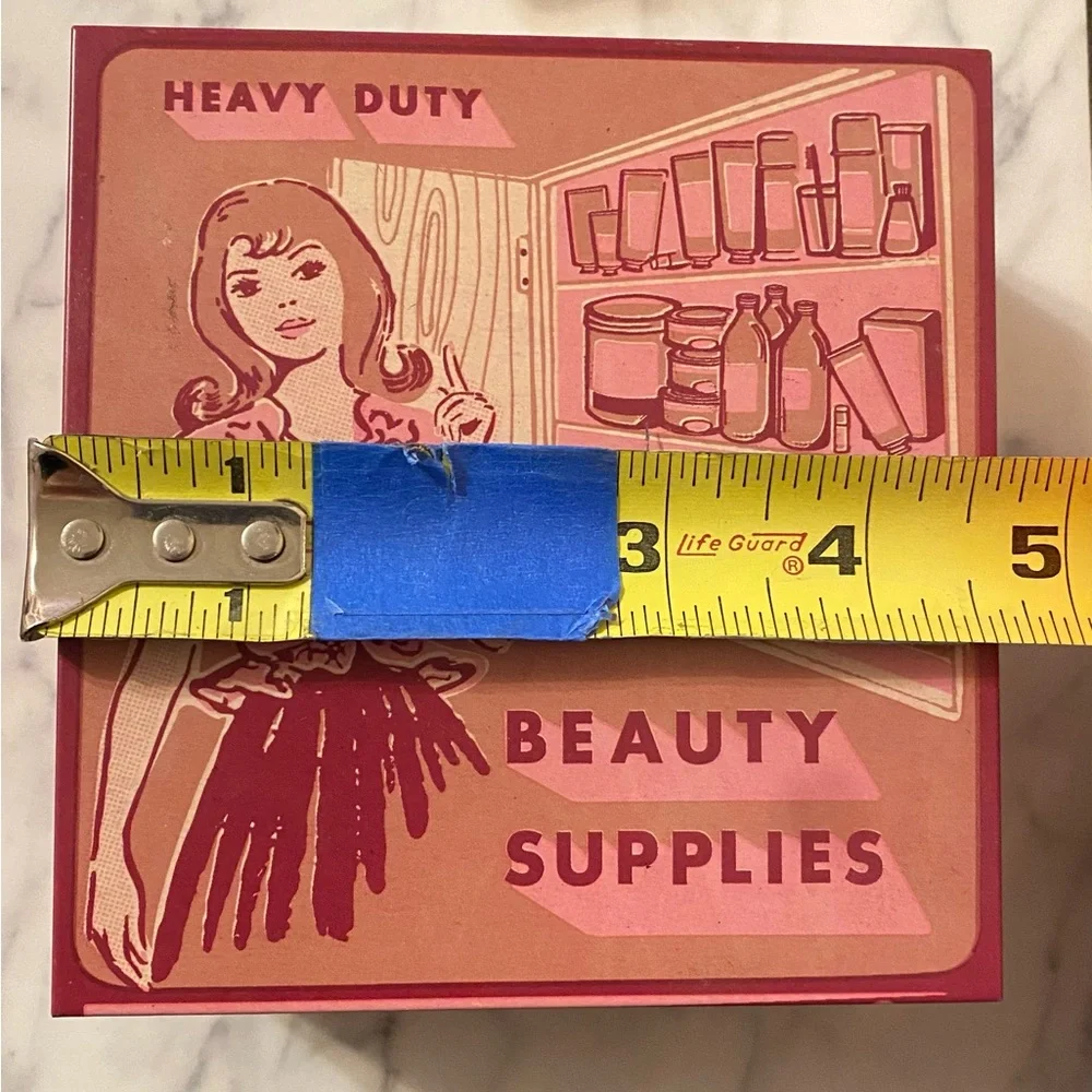 - Vintage tin beauty container - Picture 2 of 4